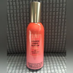 White Barn Bath and Body Works JAPANESE CHERRY BLOSSOM Concentrated Room Spray